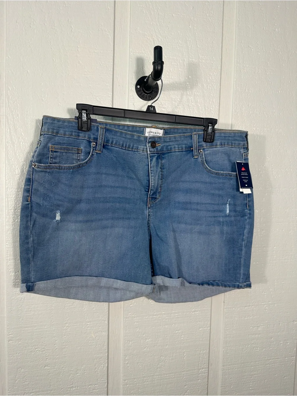 Crown & Ivy Women’s Denim Shorts Size 18W NWT